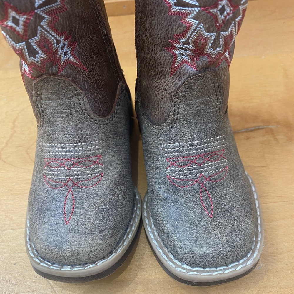 Child’s Double Barrel boots good condition